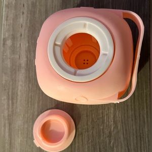 Scrubber for pets! Put shampoo in and scrub away